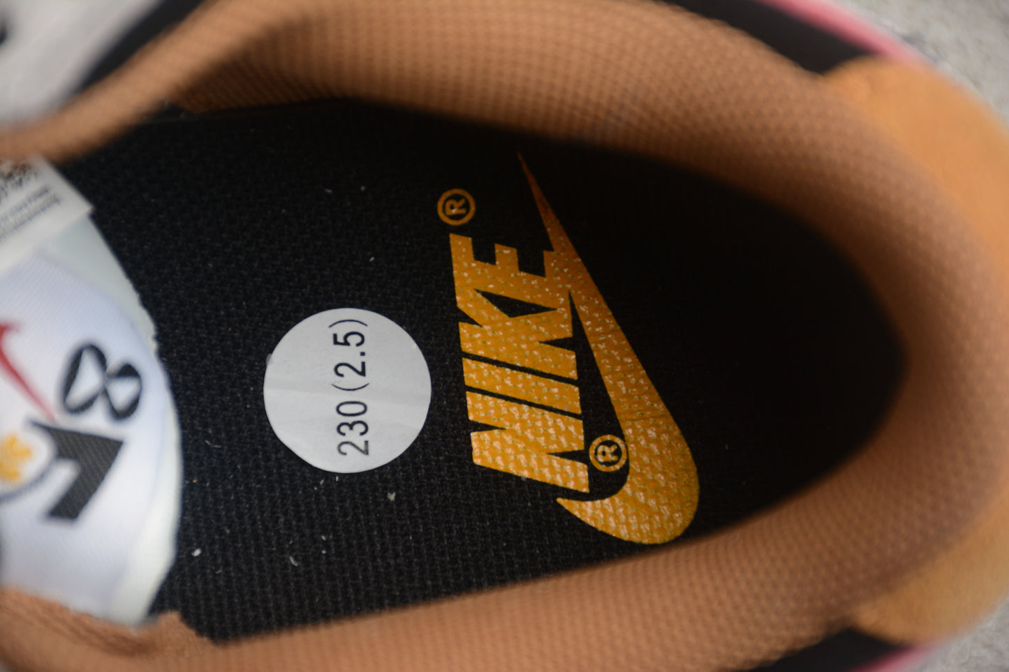 Dunk Low “85” Grey / Black / Red