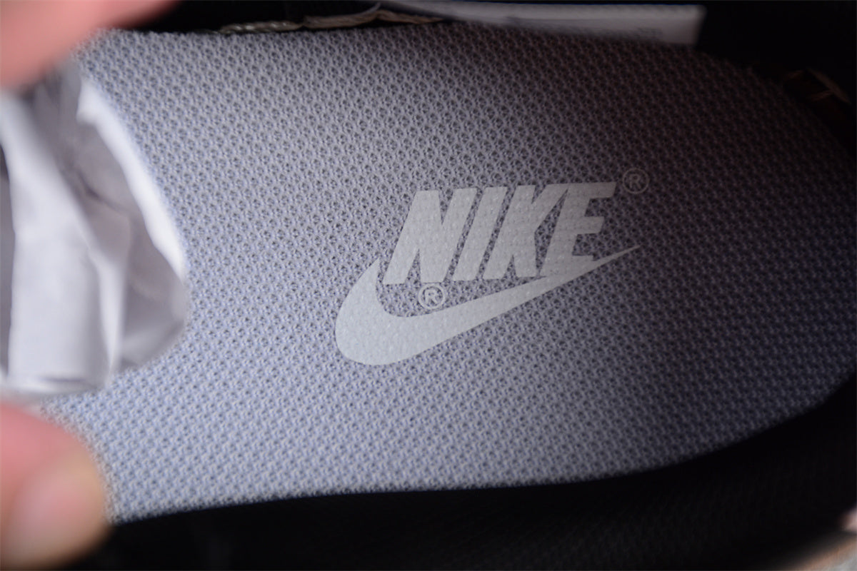 Dunk Low Black / Cream / Pastel Pink