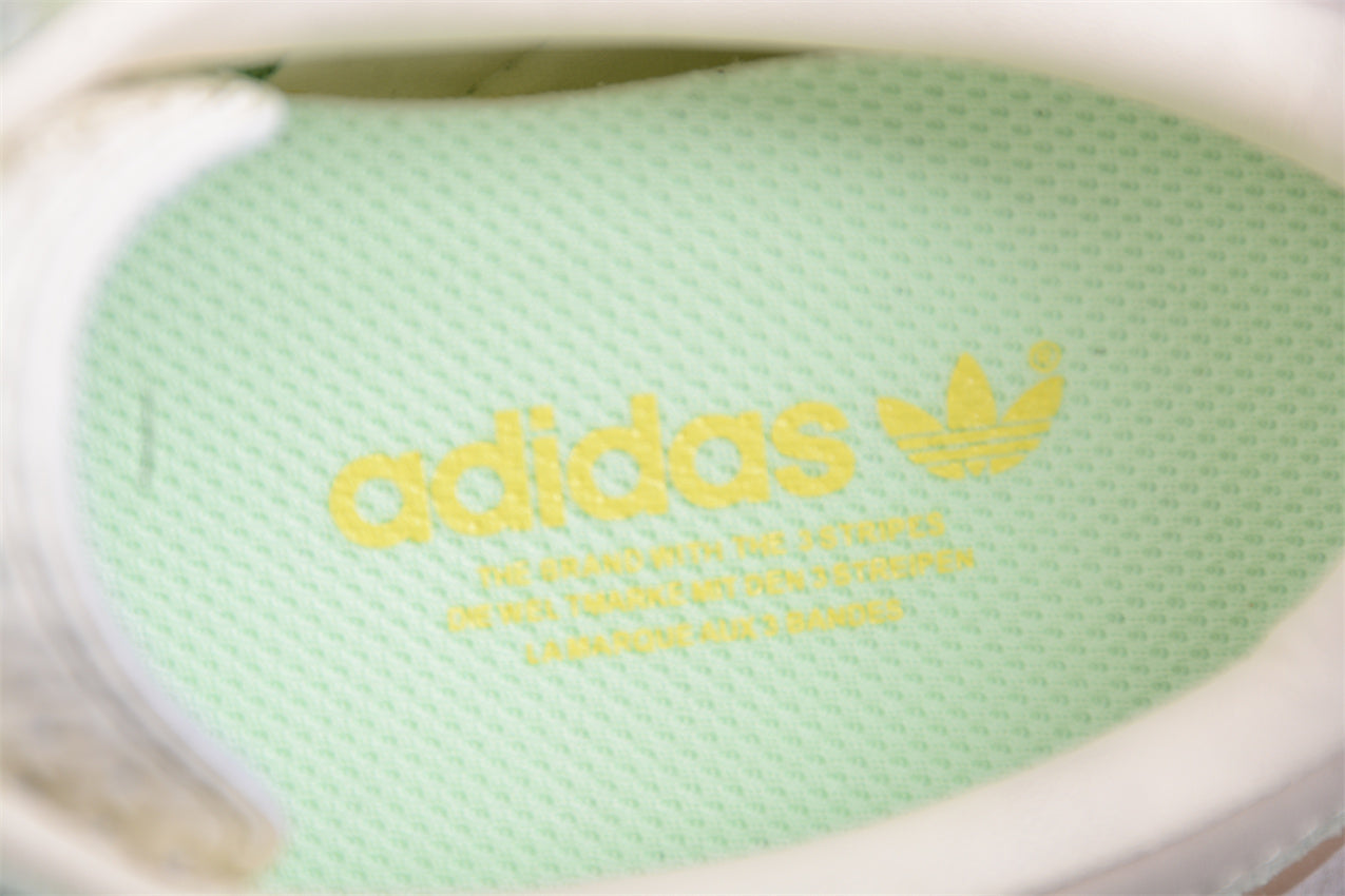 Gazelle Pastel Green / White