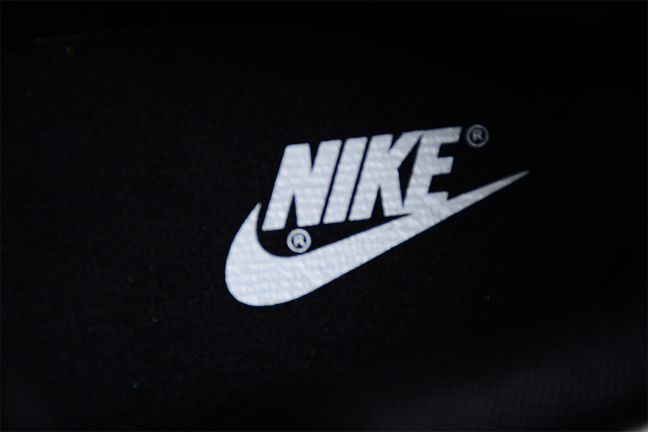 Dunk Low “Calsonic Nissan Impul” Black / White