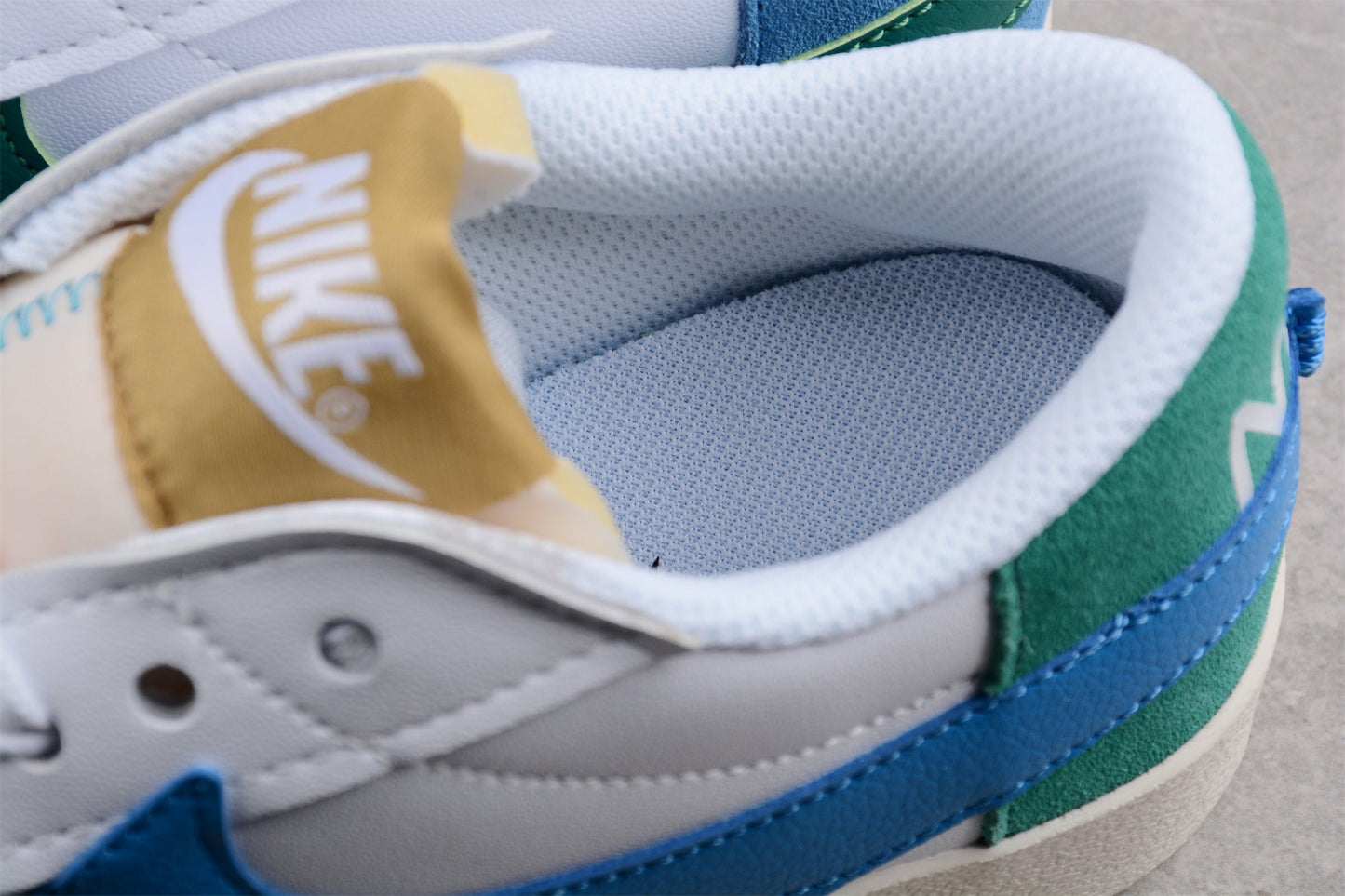Blazer Low ’77 White / Green / Blue