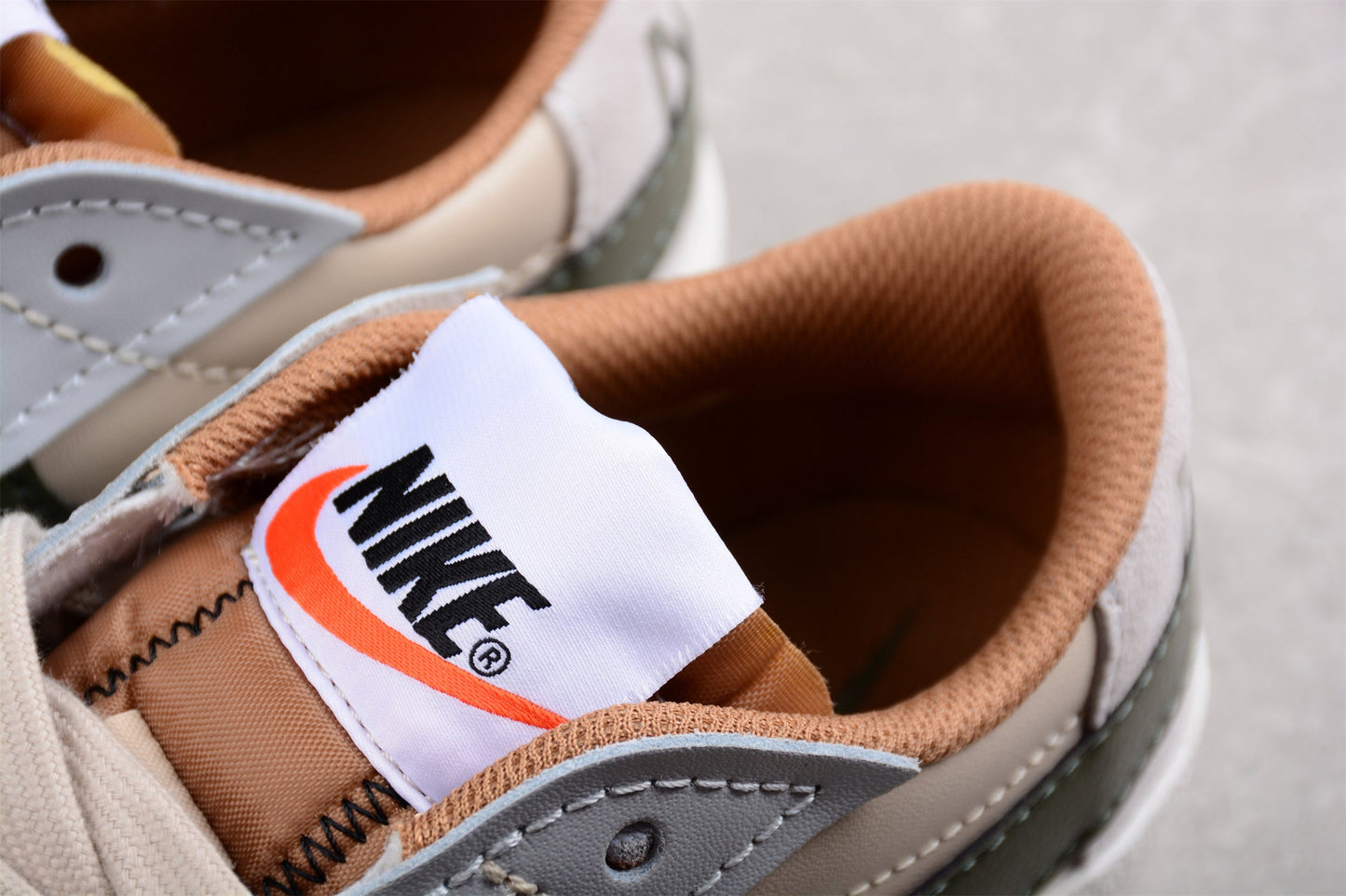 Blazer Low ’77 Beige / Olive Green