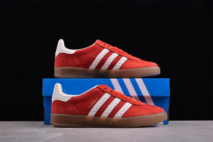 Gazelle Red / White