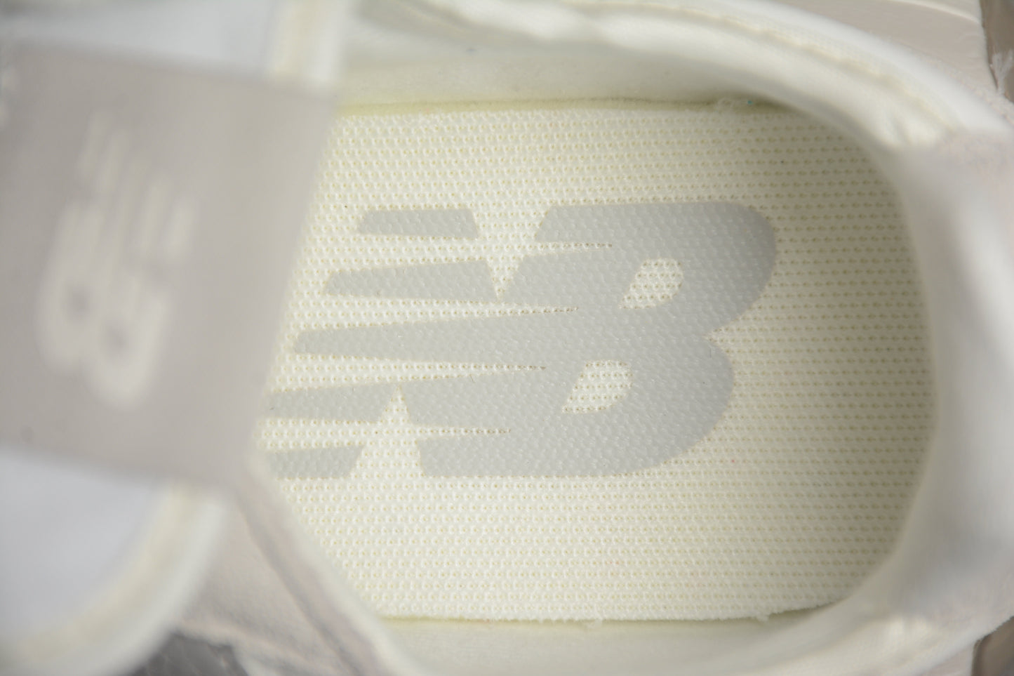New Balance 327 White / Grey