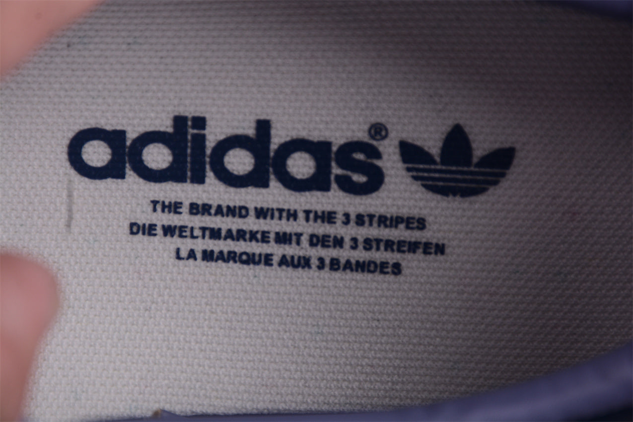 Gazelle White / Navy