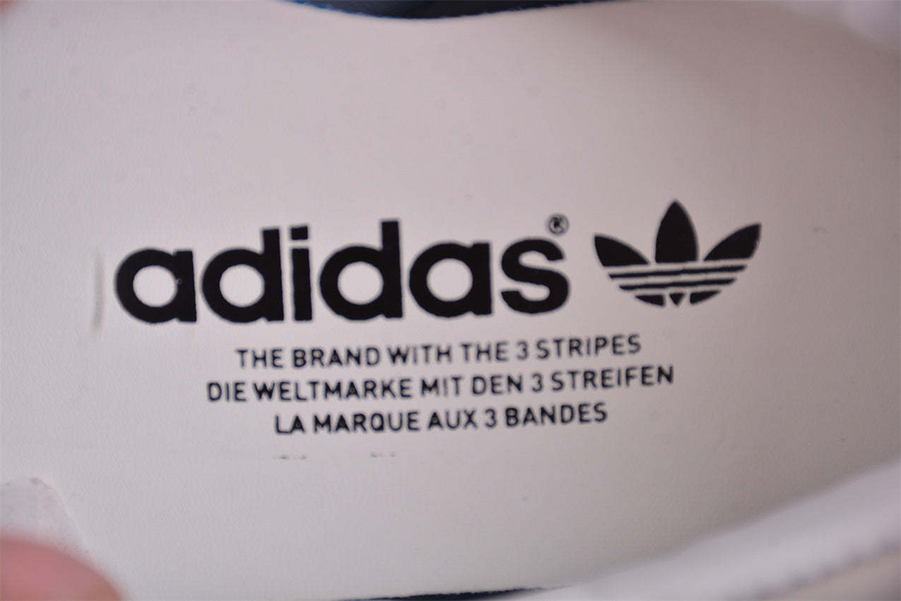 Gazelle Triple White