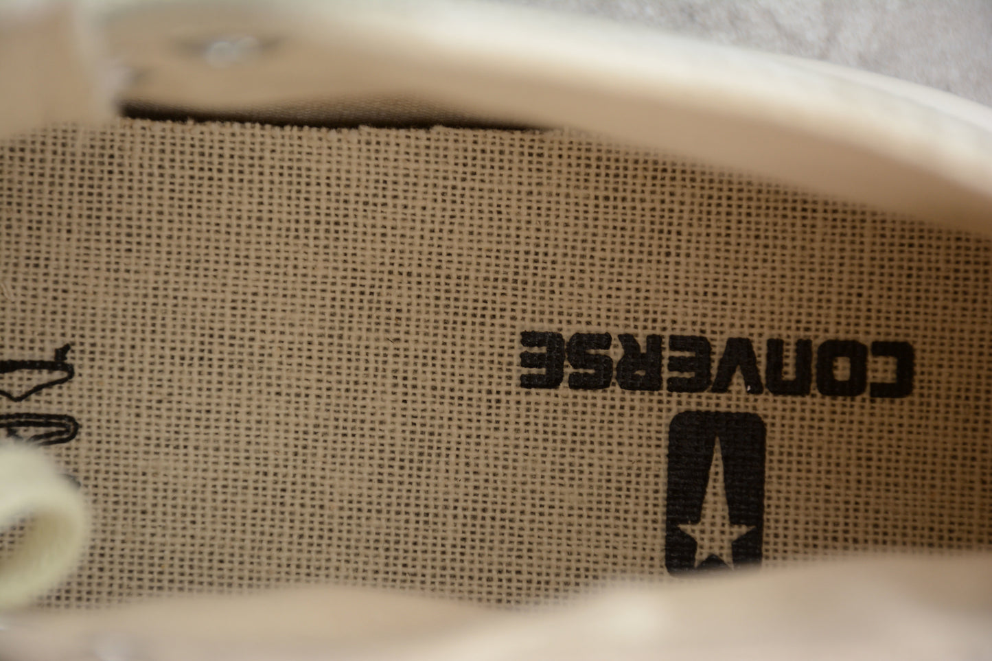 Chuck 70 Plus HI White / Black