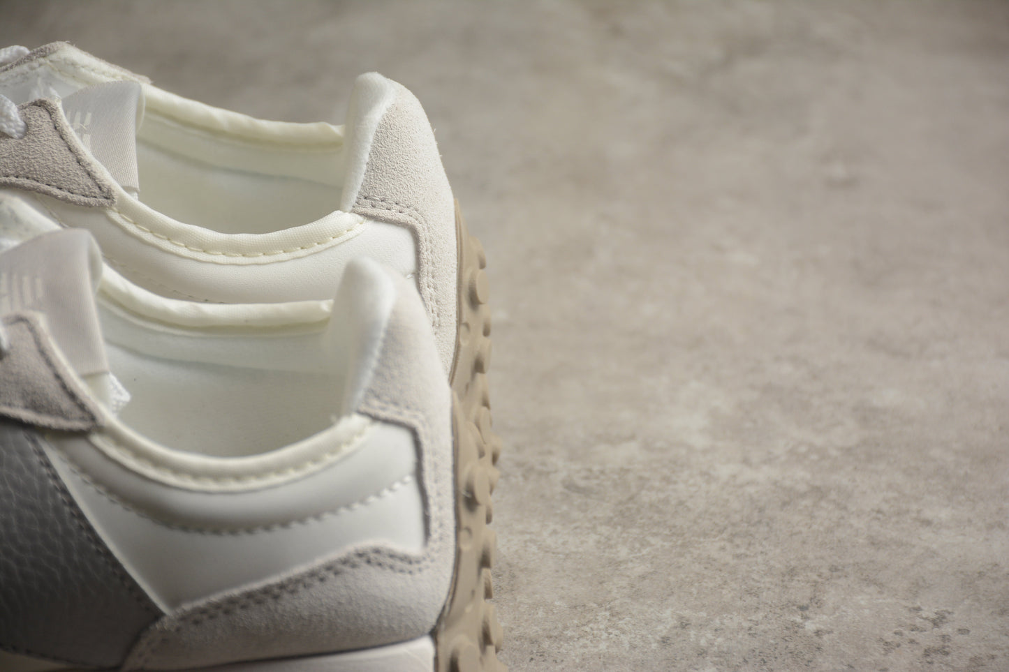 New Balance 327 White / Grey