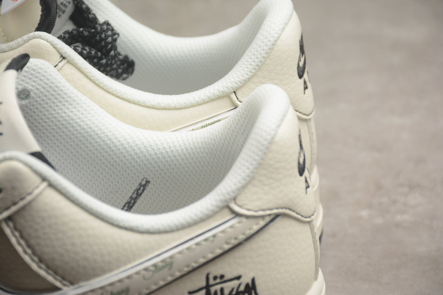 Air Force 1 ’07 Beige / Black