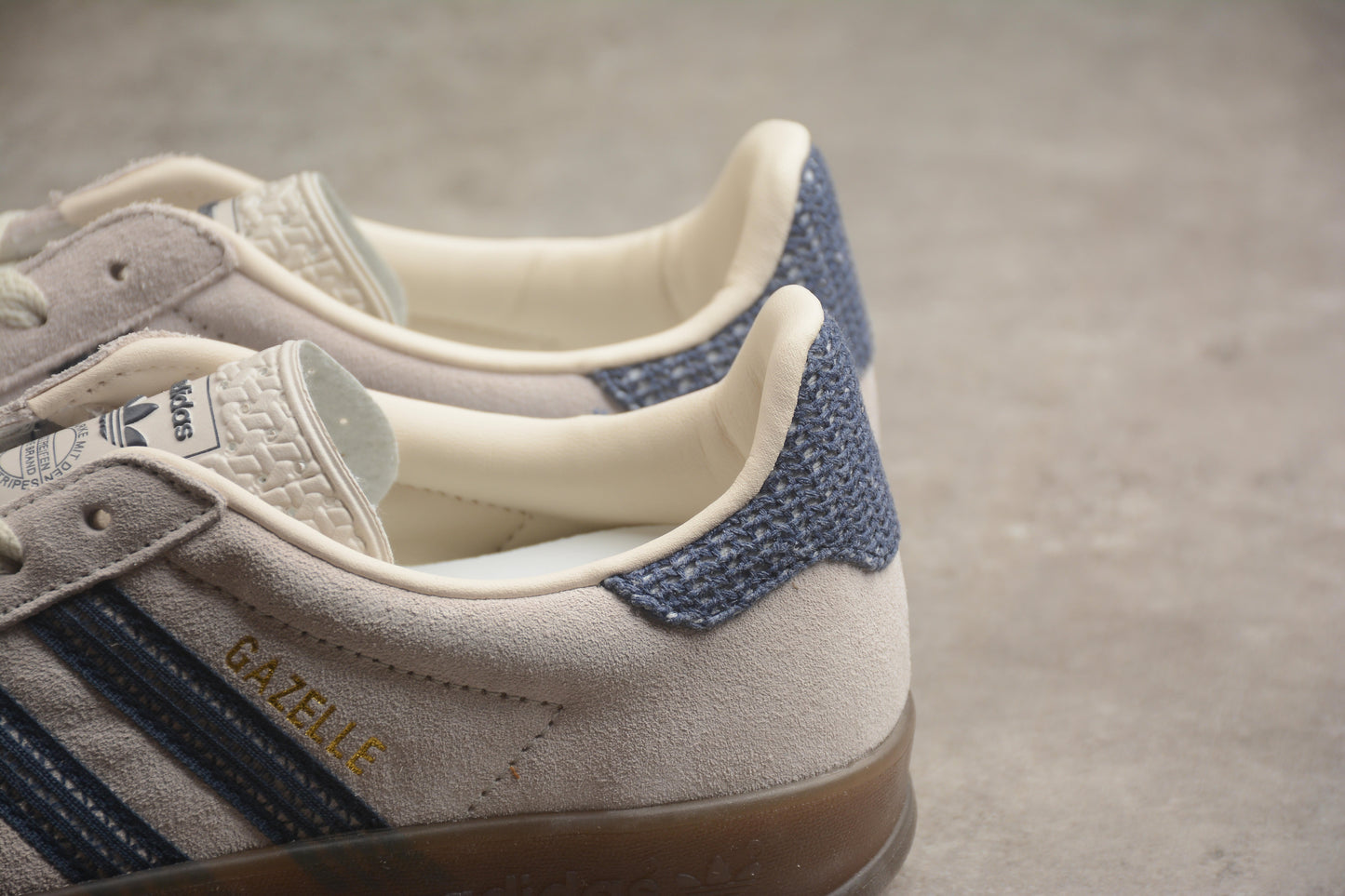 Gazelle Beige / Navy