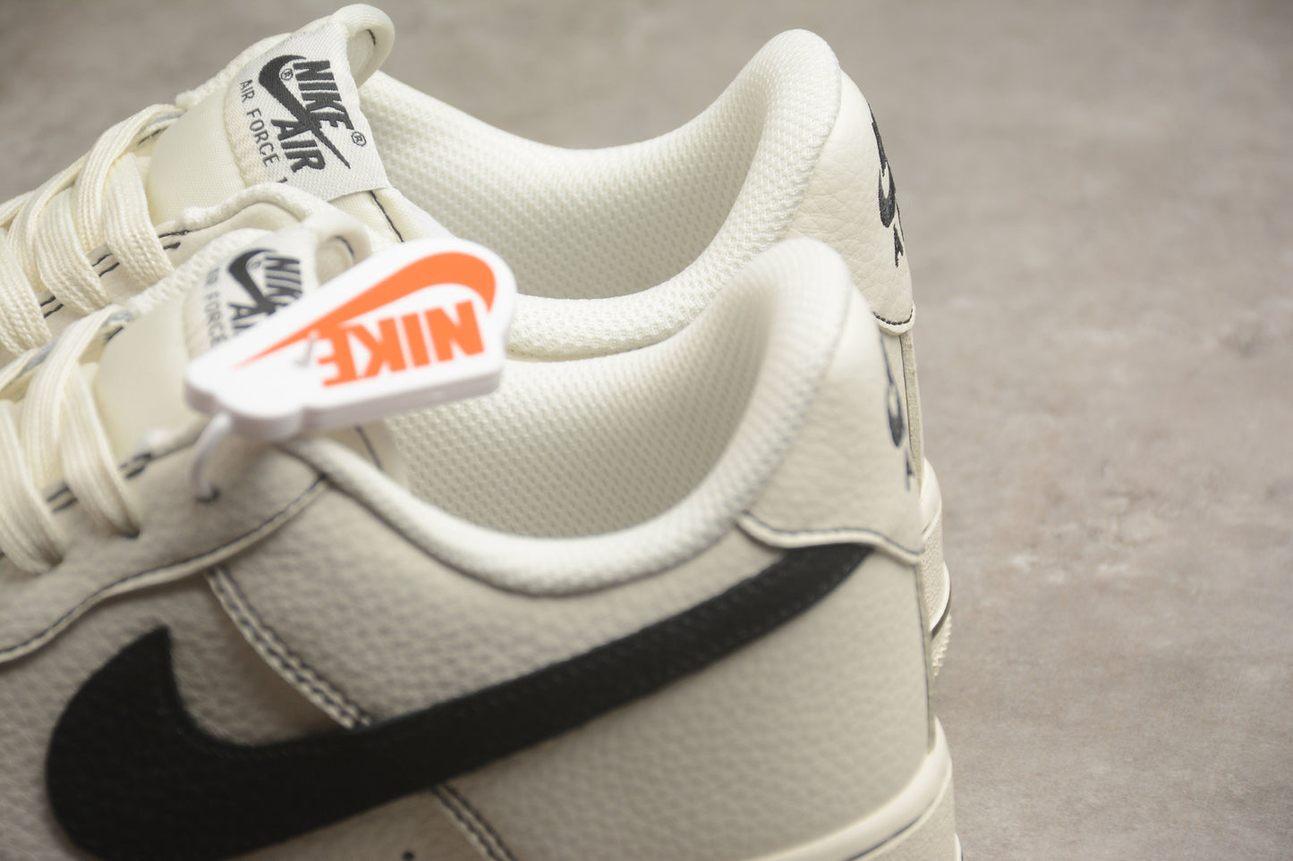 Air Force 1 Low Light Bone / Black