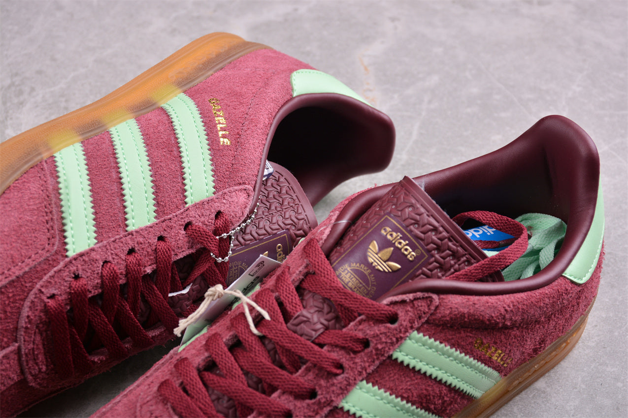Gazelle Burgundy / Mint Green