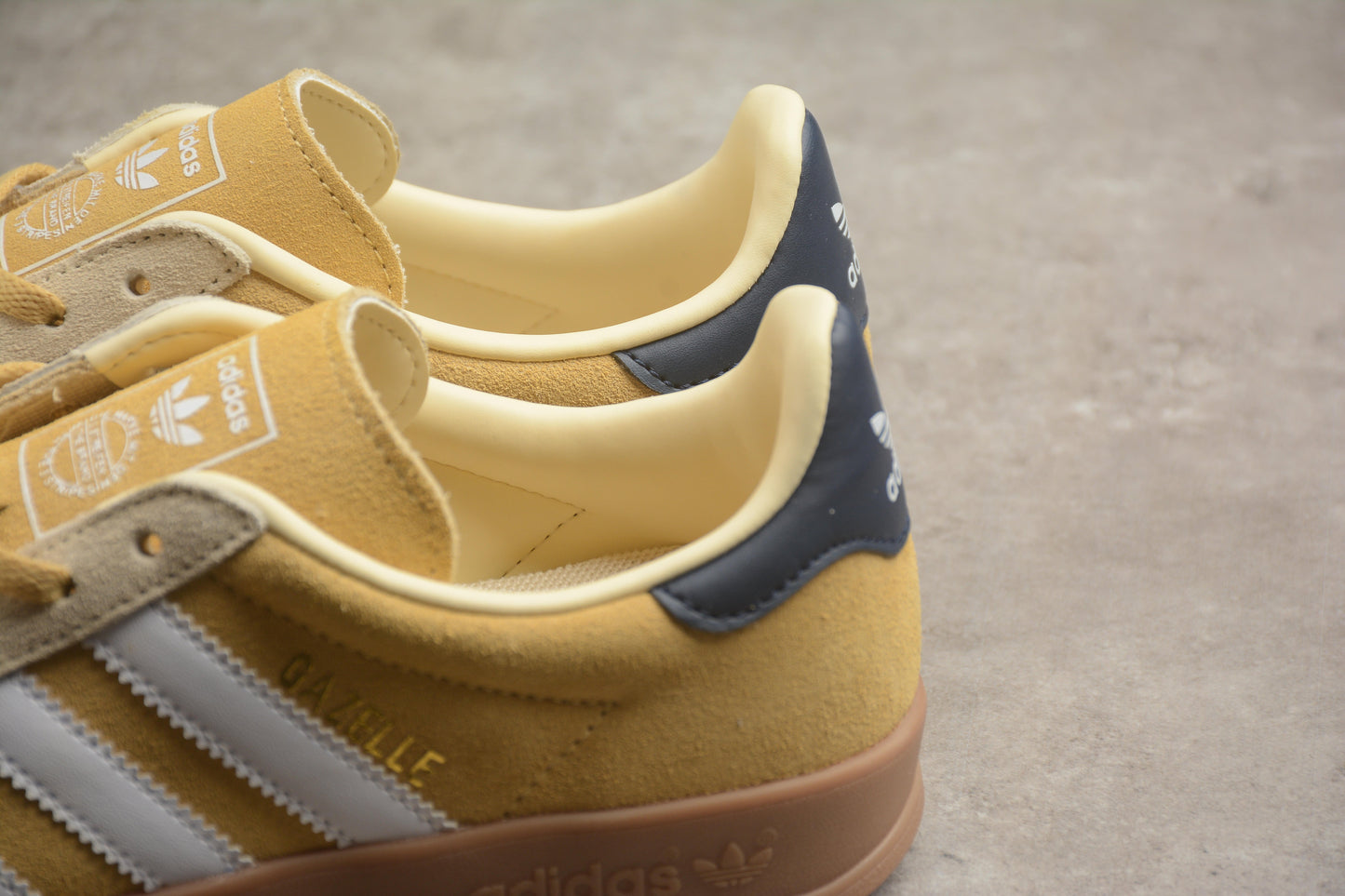 Gazelle Yellow / White / Navy
