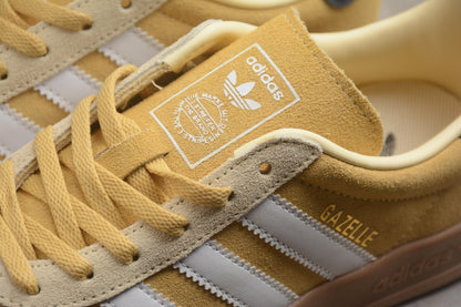 Gazelle Yellow / White / Navy