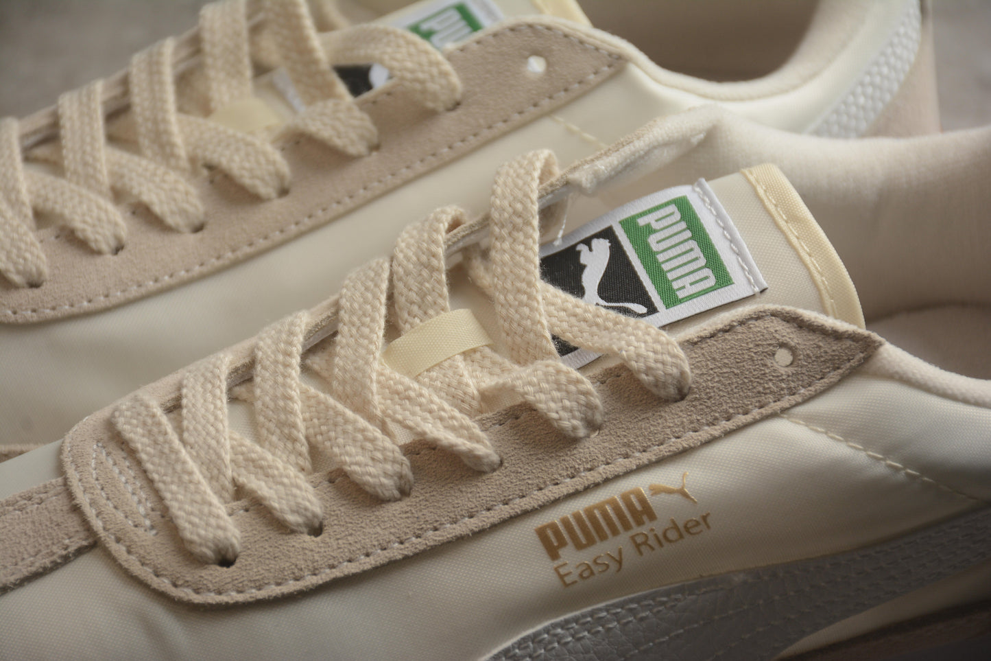 Easy Rider Vintage Beige / White