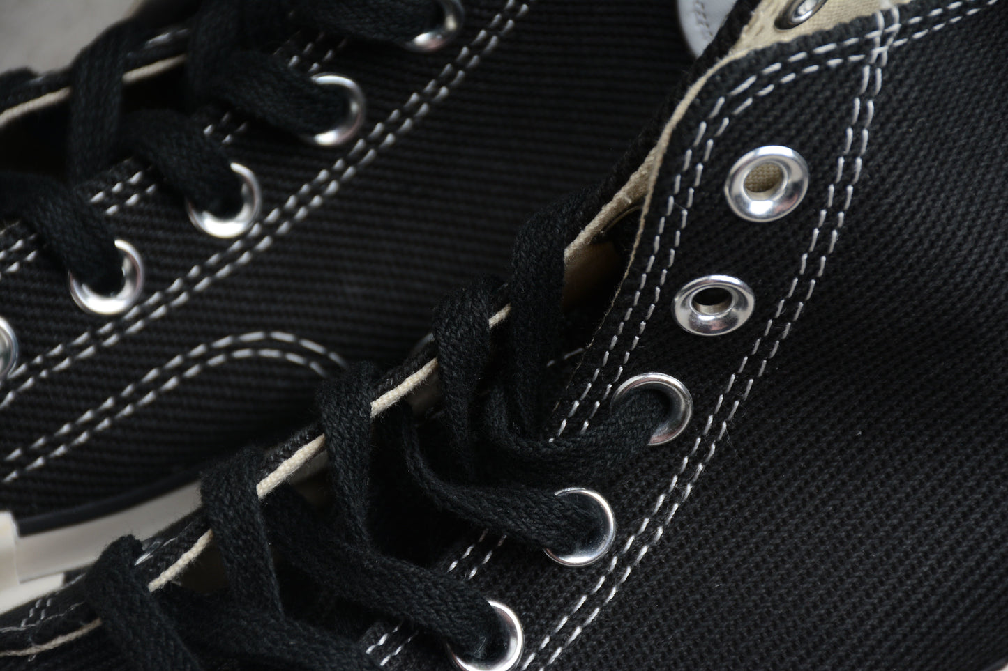 Chuck 70 Plus HI Black / White