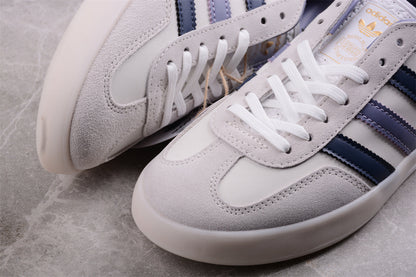 Gazelle White / Navy
