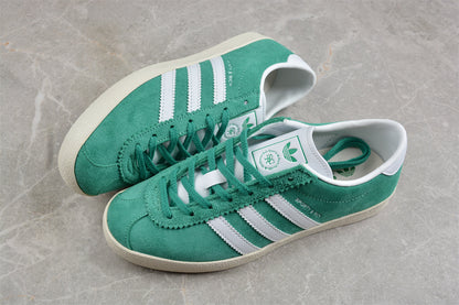 Sporty & Rich verde claro y blanco