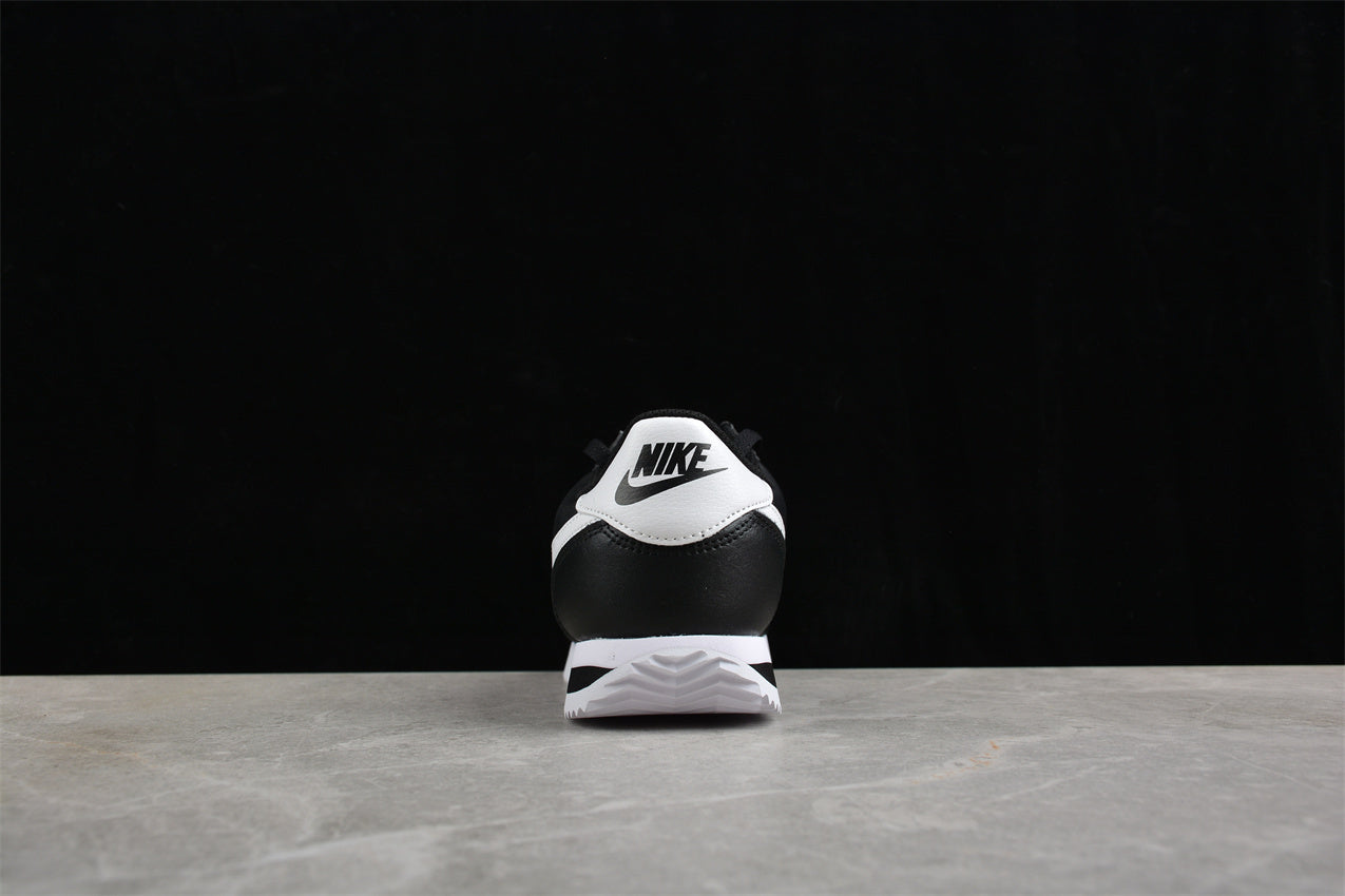 Cortez Black / White