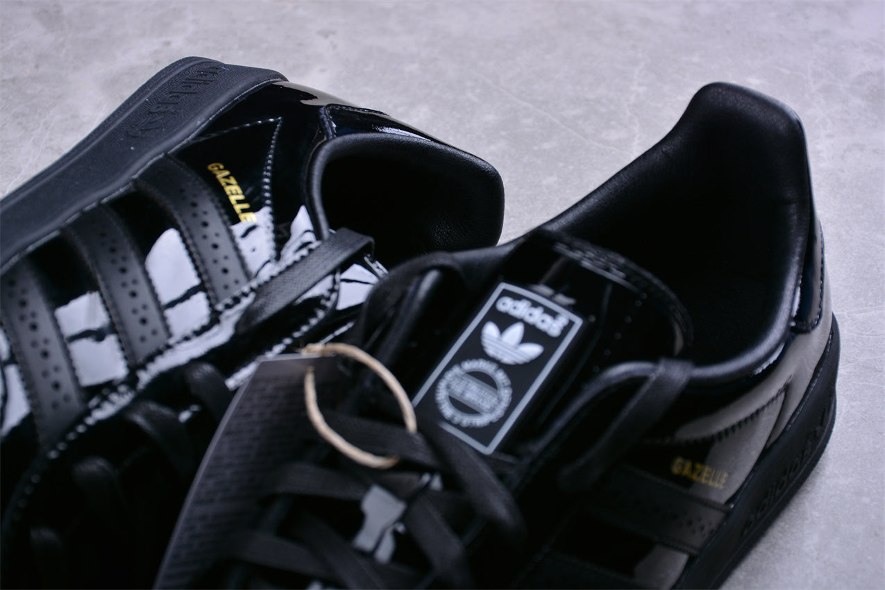 Gazelle Glossy Black
