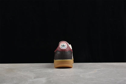 Gazelle Brown / White