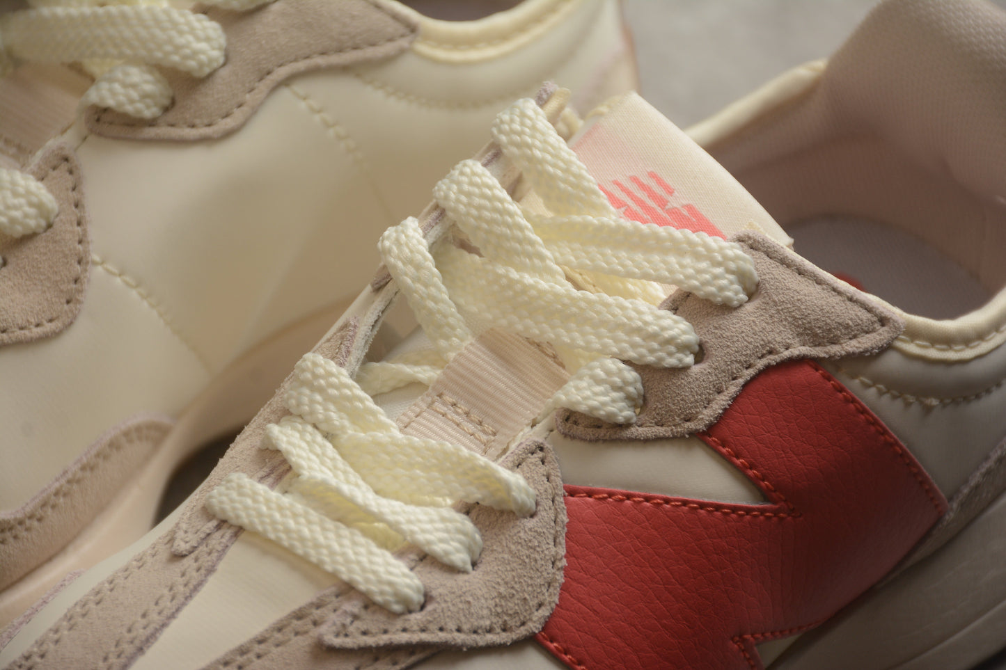 NB 327 Beige / Coral Red
