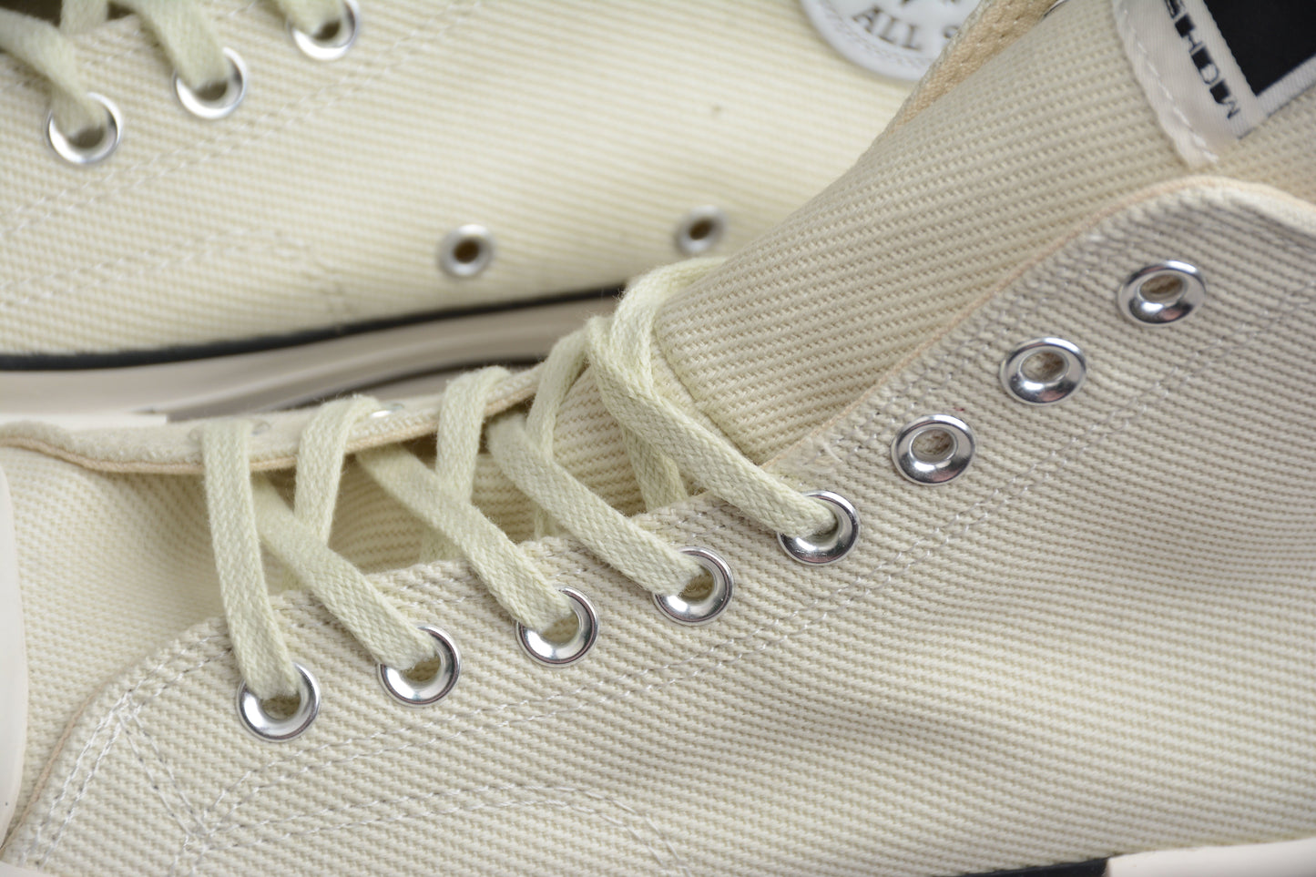 Chuck 70 Plus HI White / Black