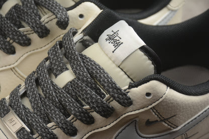 Air Force 1 ’07 Beige / Carbon Black