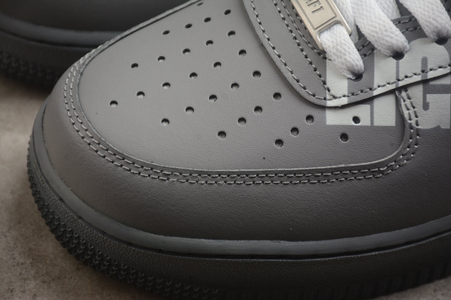 Air Force 1 ’07 Dark Grey / White