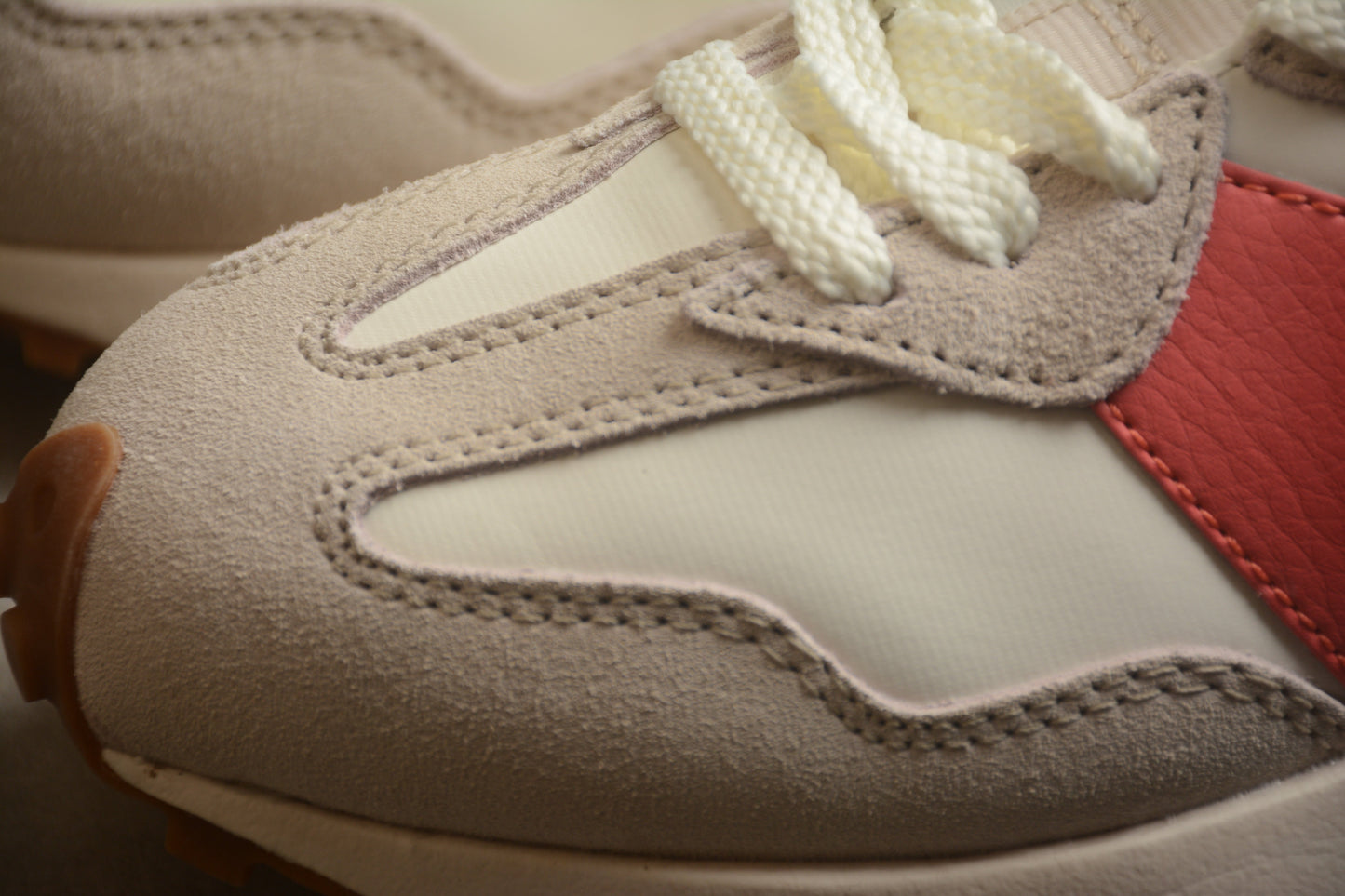 NB 327 Beige / Coral Red