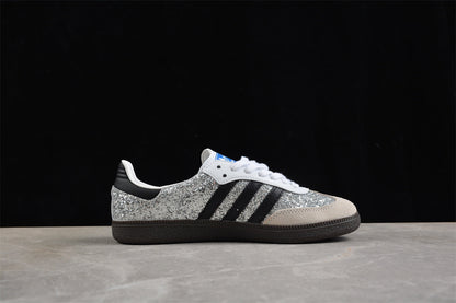 Samba OG plateado con negro