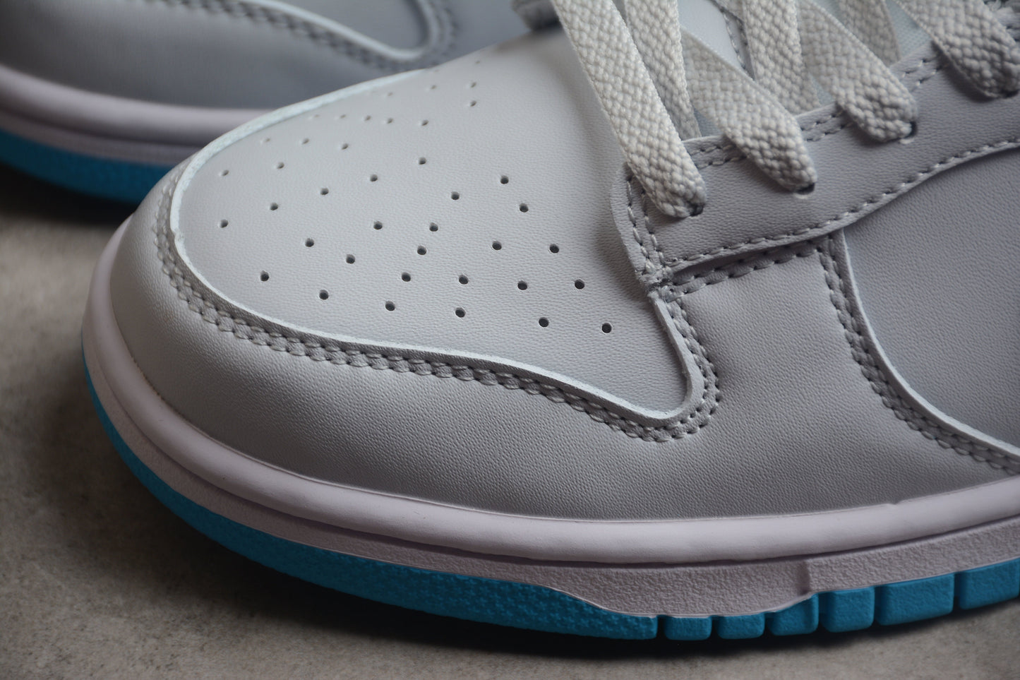 Dunk Low White / Sky Blue