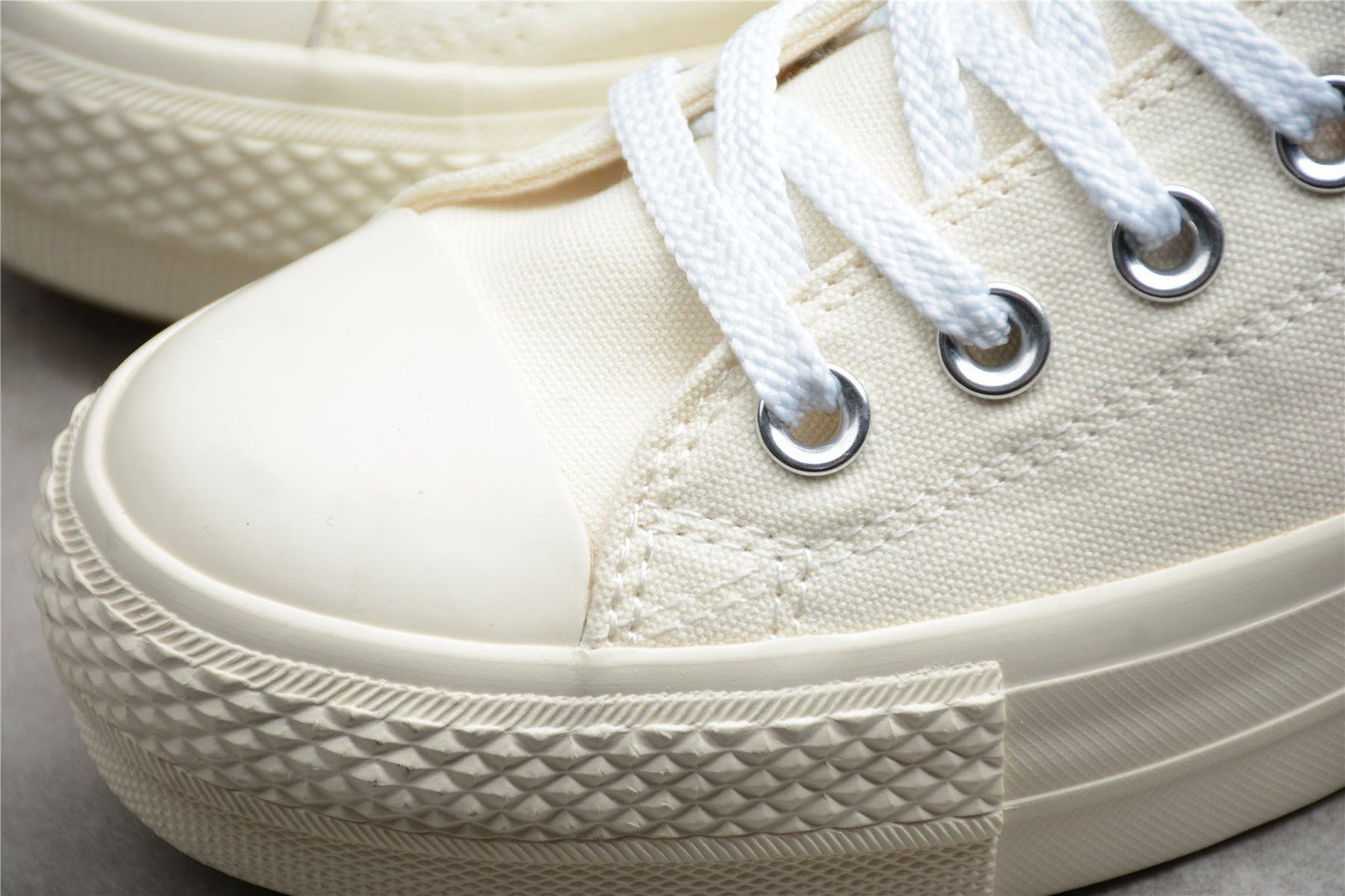 Chuck Taylor All Star Rainbow Platform Low White / Cream