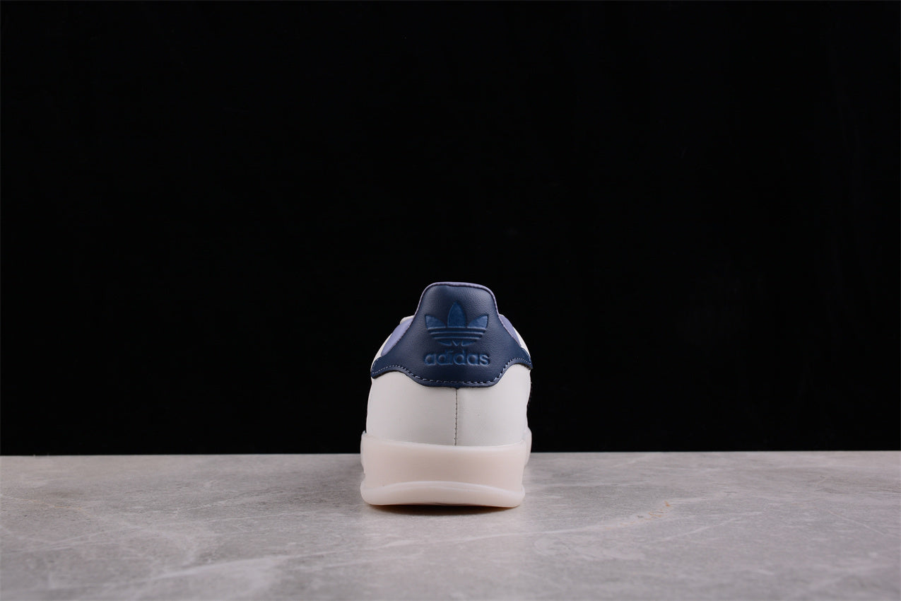 Gazelle White / Navy