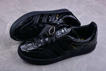 Gazelle Glossy Black