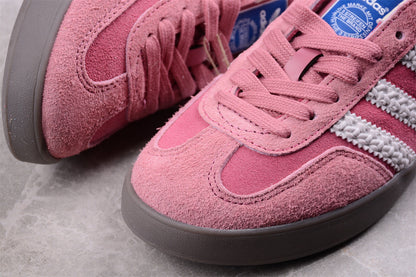 Gazelle Pink / White