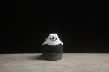 Gazelle Black / White