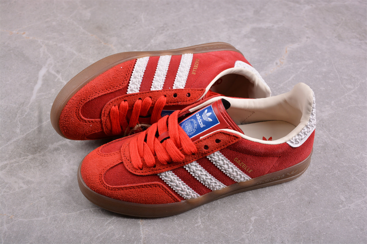 Gazelle Red / White