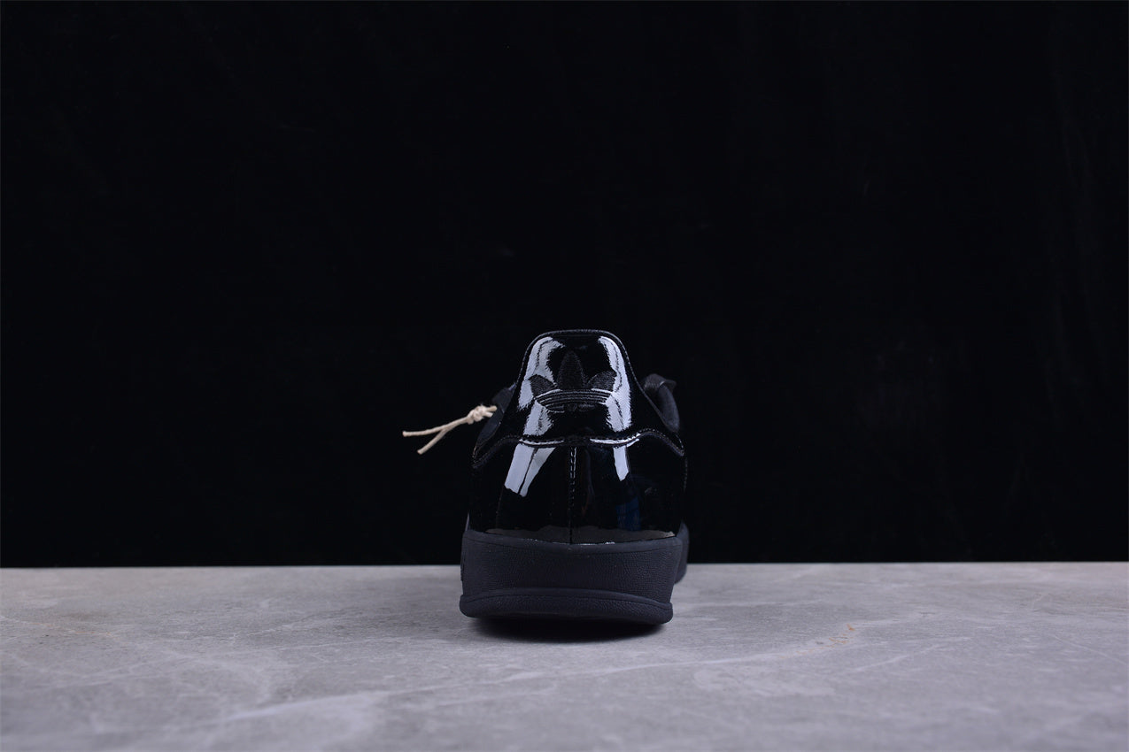 Gazelle Glossy Black