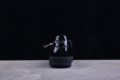 Gazelle Glossy Black