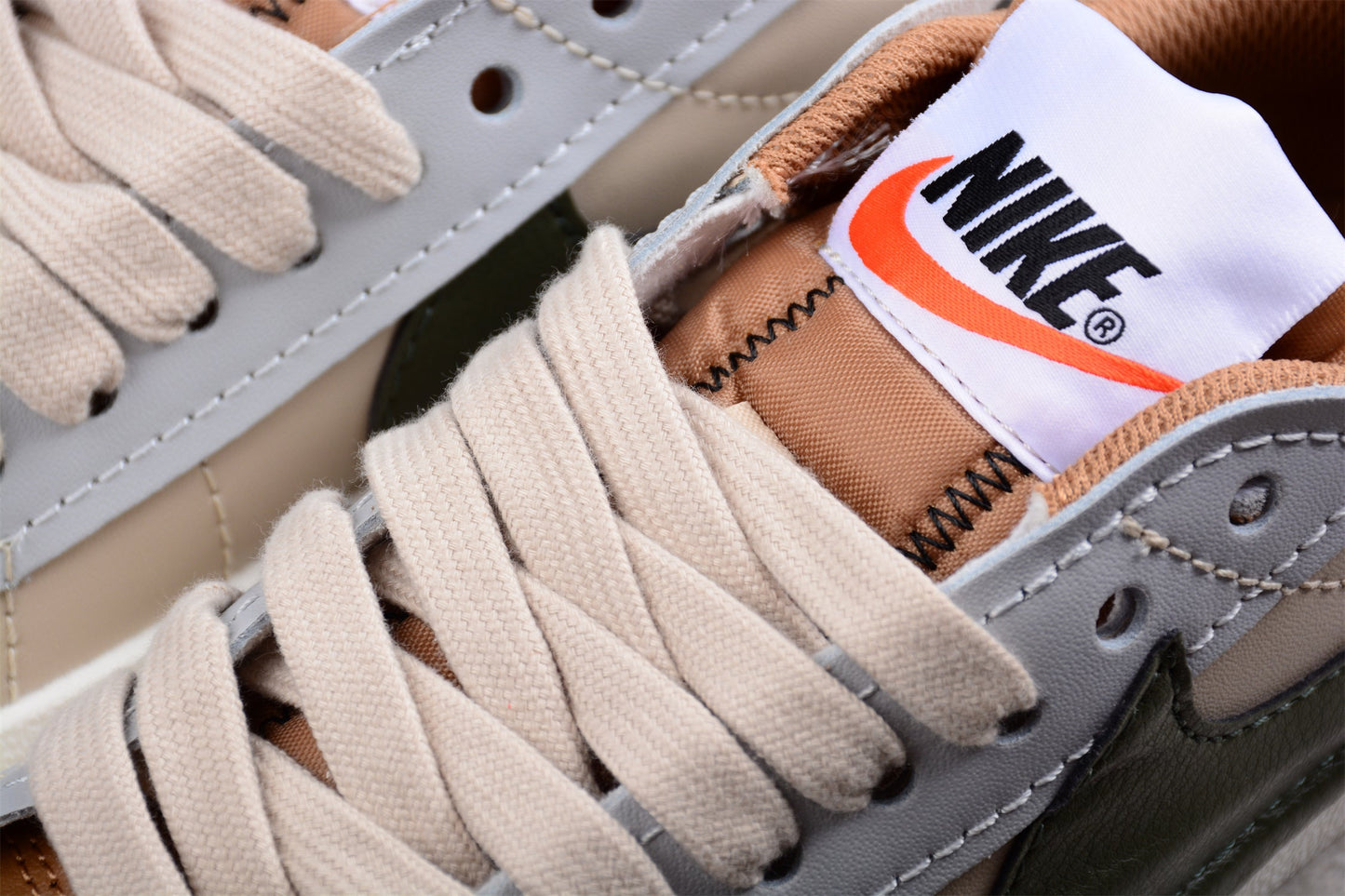 Blazer Low ’77 Beige / Olive Green