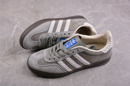 Gazelle Grey / White
