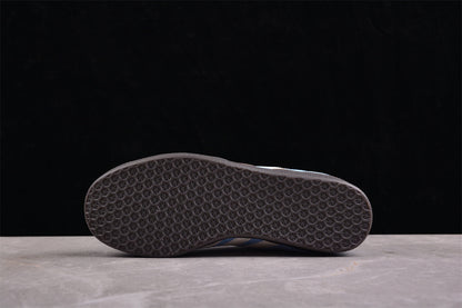 Gazelle Sky Blue / White