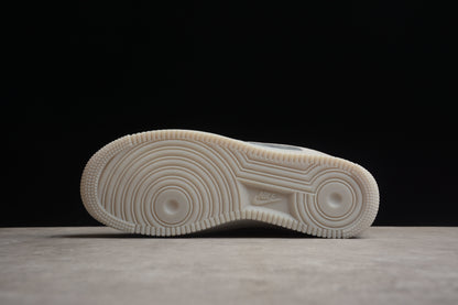 Air Force 1 ’07 Light Grey / Wolf Grey