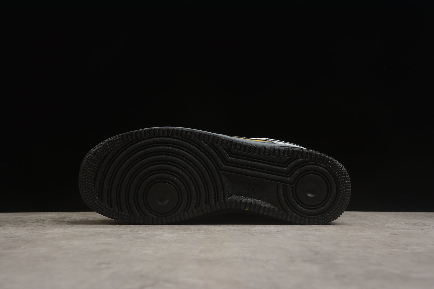 Air Force 1 ’07 Dark Grey / White