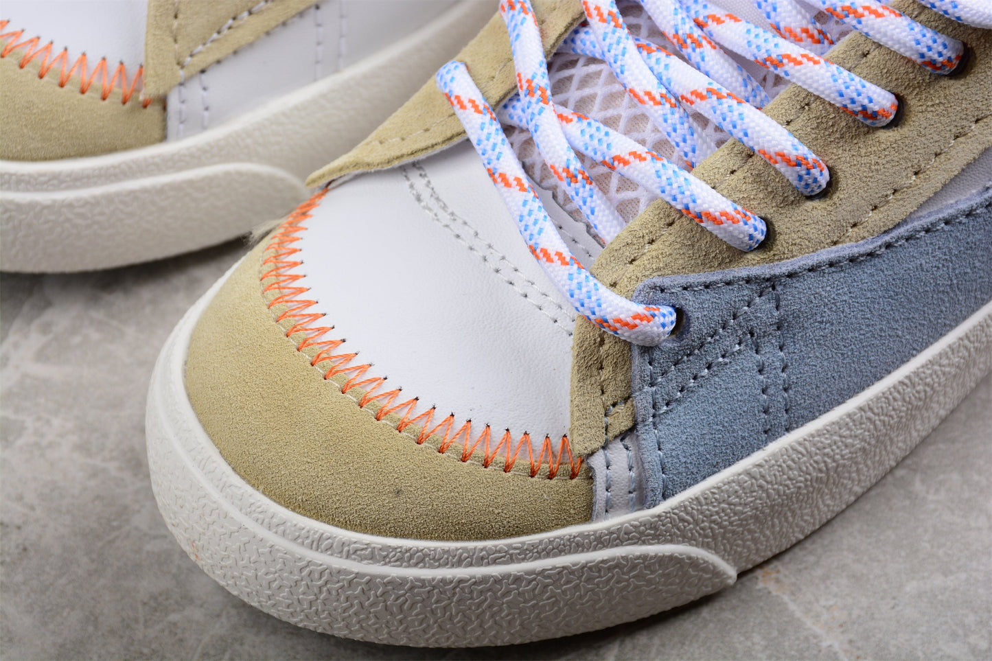 Blazer Low ’77 Beige / Blue / White
