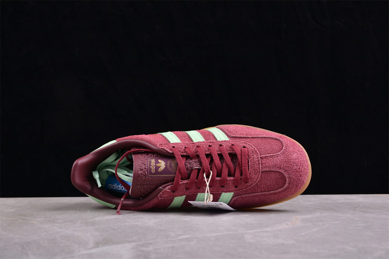 Gazelle Burgundy / Mint Green