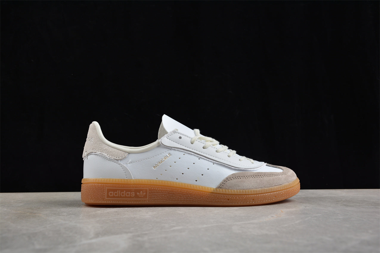 INVINCIBLE x Handball Spezial White / Light Beige