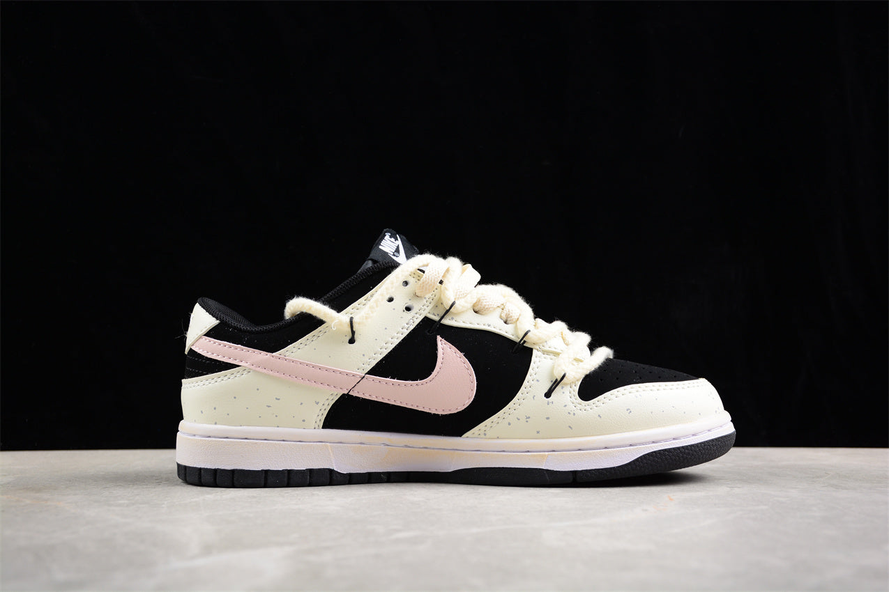 Dunk Low Light Bone / Black / Pink