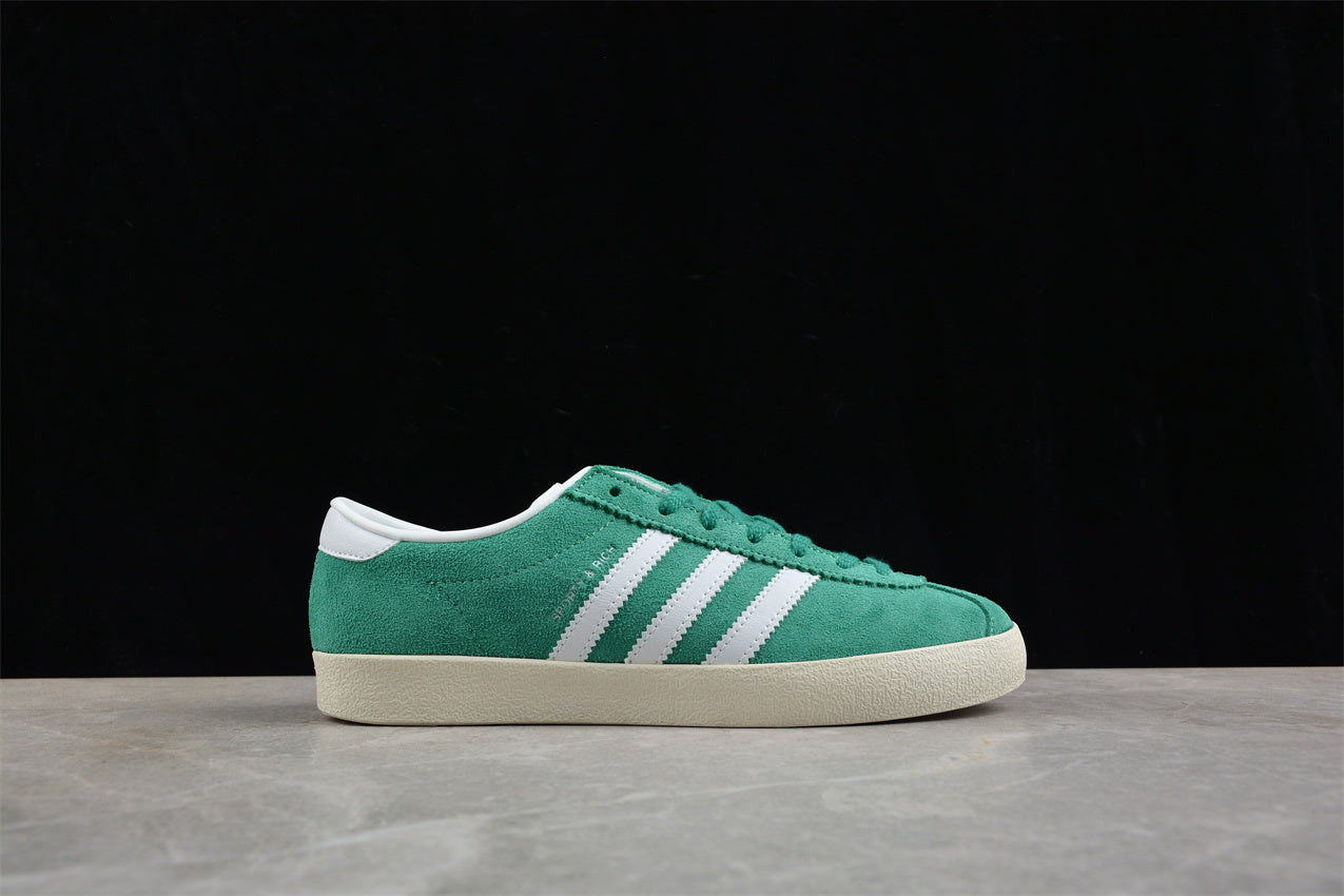 Sporty & Rich verde claro y blanco